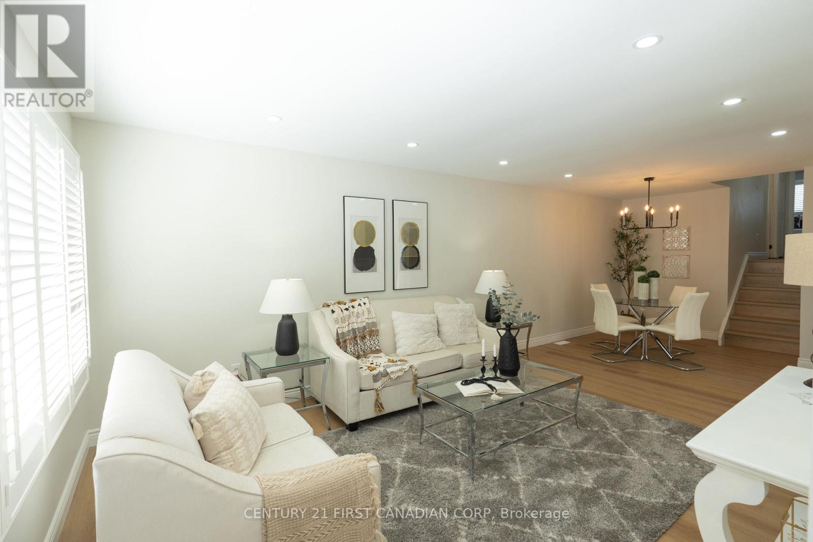 71 Adswood Road, London South (South Y), ON - Indoor Photo Showing Living Room