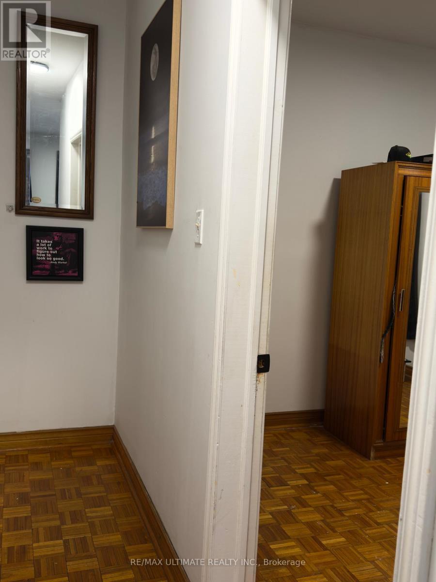33 Shannon Street, Toronto, ON - Indoor Photo Showing Other Room