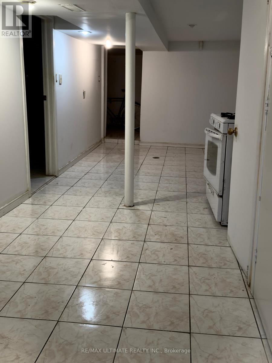 33 Shannon Street, Toronto, ON - Indoor