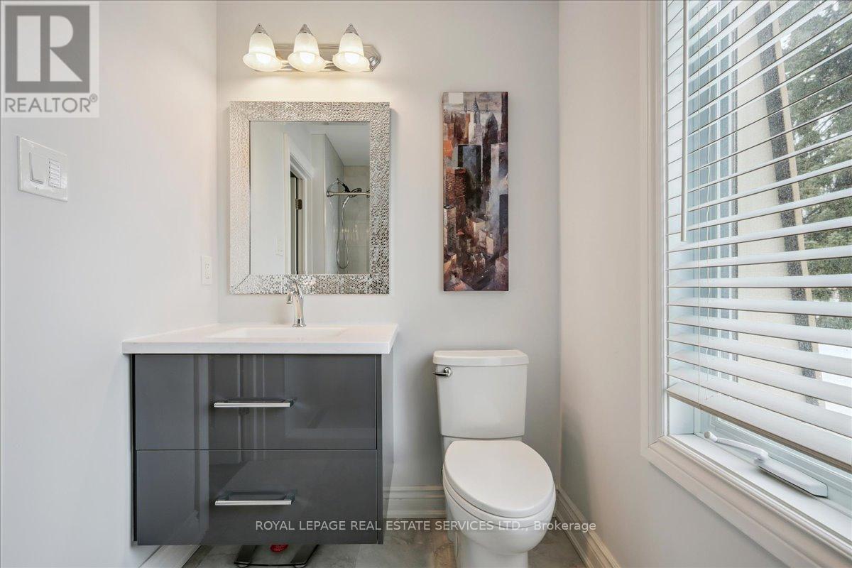1466 Flaminia Court, Mississauga, ON - Indoor Photo Showing Bathroom