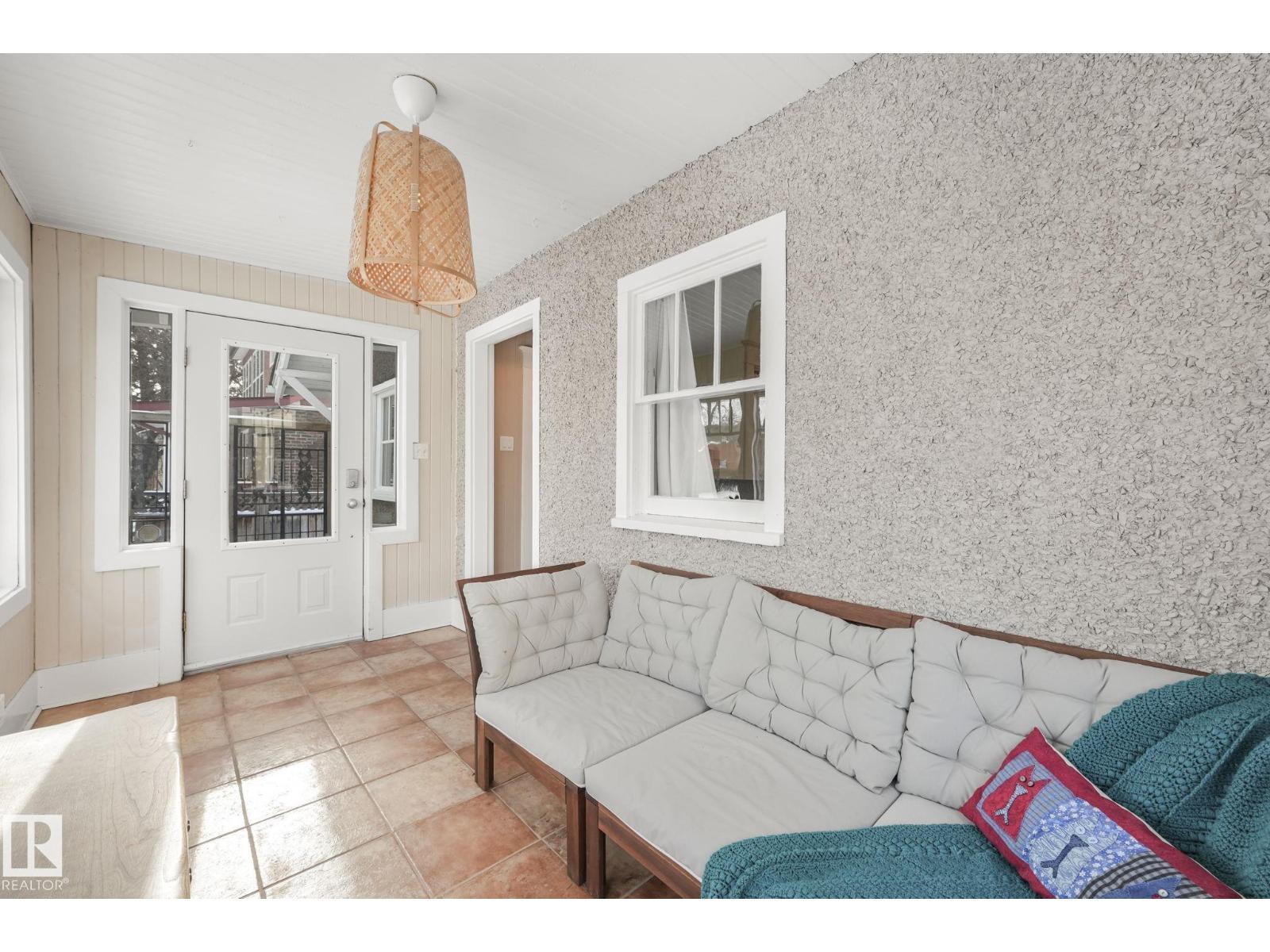 11036 125 St Nw, Edmonton, AB -