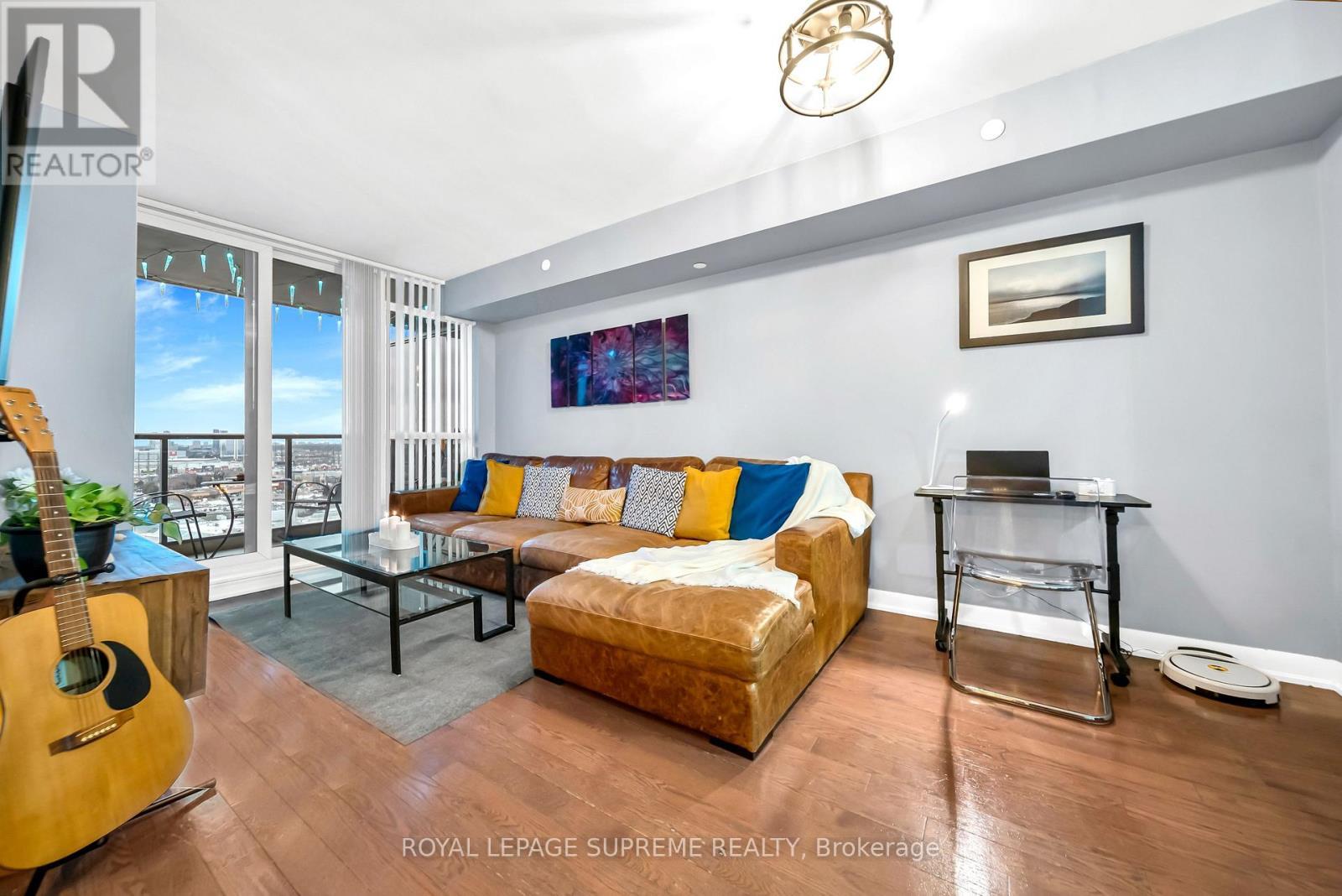 1804 - 205 Sherway Gardens Road, Toronto, ON - Indoor Photo Showing Living Room