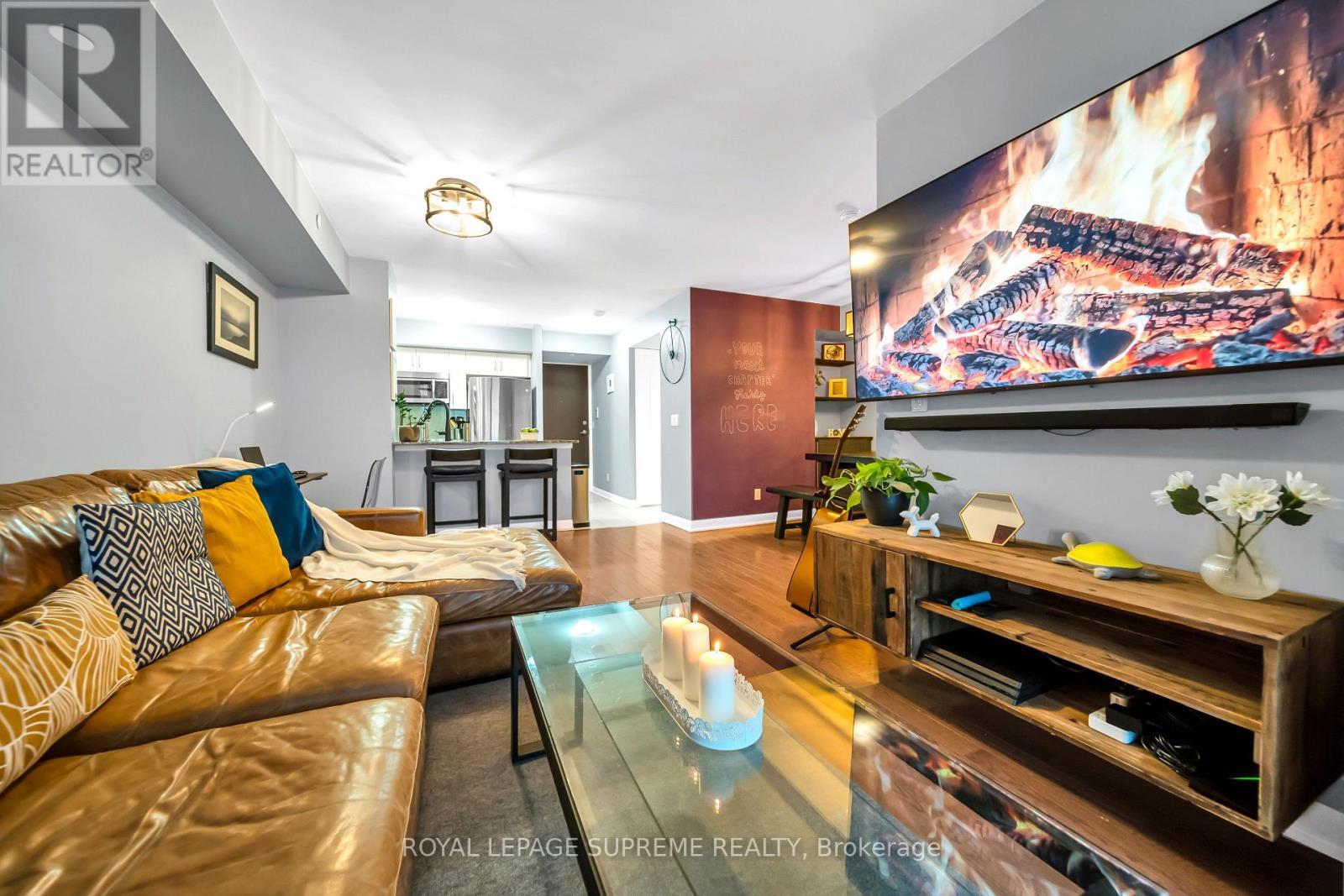1804 - 205 Sherway Gardens Road, Toronto, ON - Indoor Photo Showing Living Room