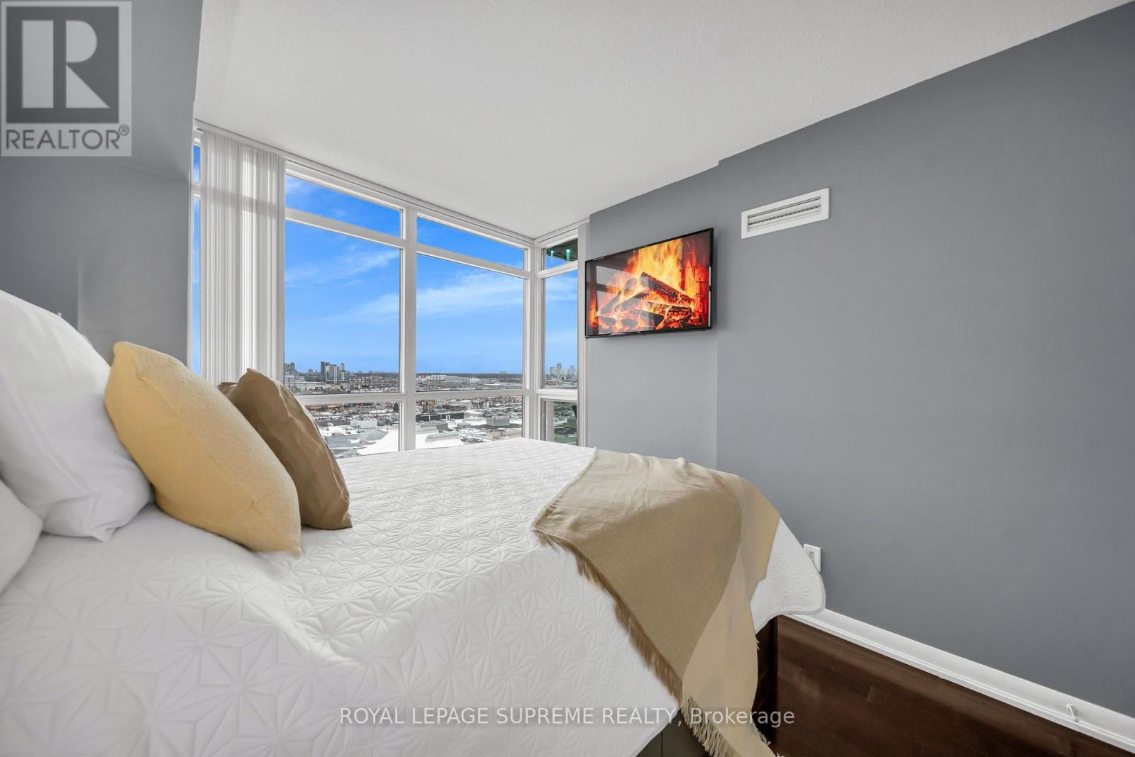 1804 - 205 Sherway Gardens Road, Toronto, ON - Indoor Photo Showing Bedroom