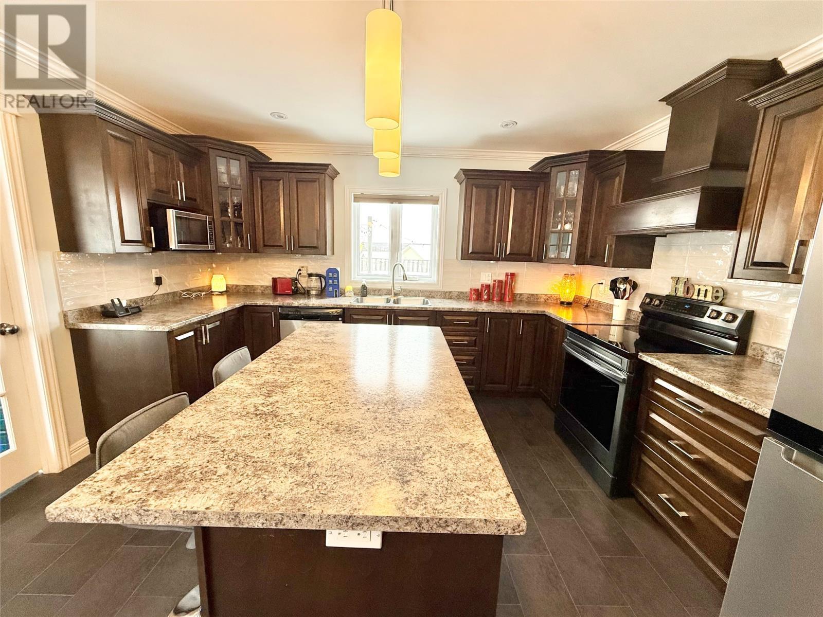 108 Mchugh Street, Grand Falls - Windsor, NL - Indoor Photo Showing Kitchen With Double Sink With Upgraded Kitchen