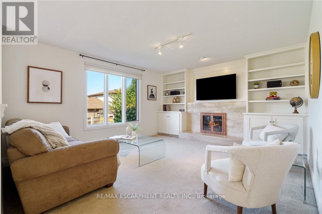 43 Glenayr Street, Hamilton, ON - Indoor Photo Showing Living Room With Fireplace