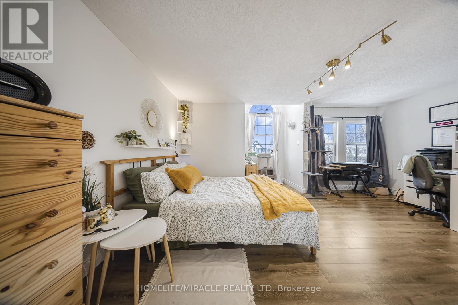 469 Old Newbury Lane, Cambridge, ON - Indoor Photo Showing Bedroom