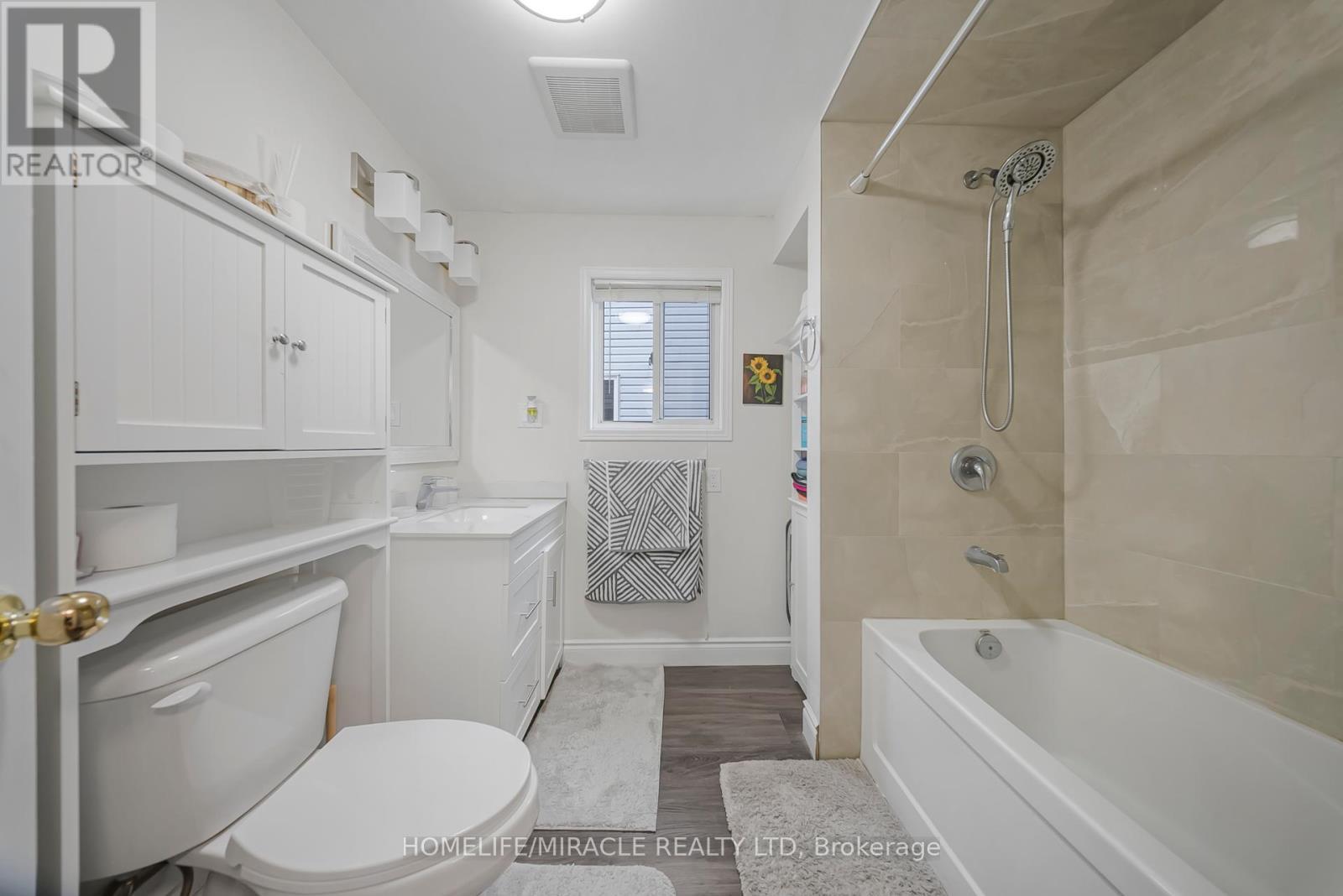 469 Old Newbury Lane, Cambridge, ON - Indoor Photo Showing Bathroom
