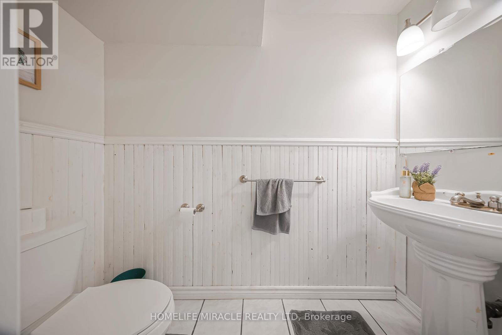469 Old Newbury Lane, Cambridge, ON - Indoor Photo Showing Bathroom