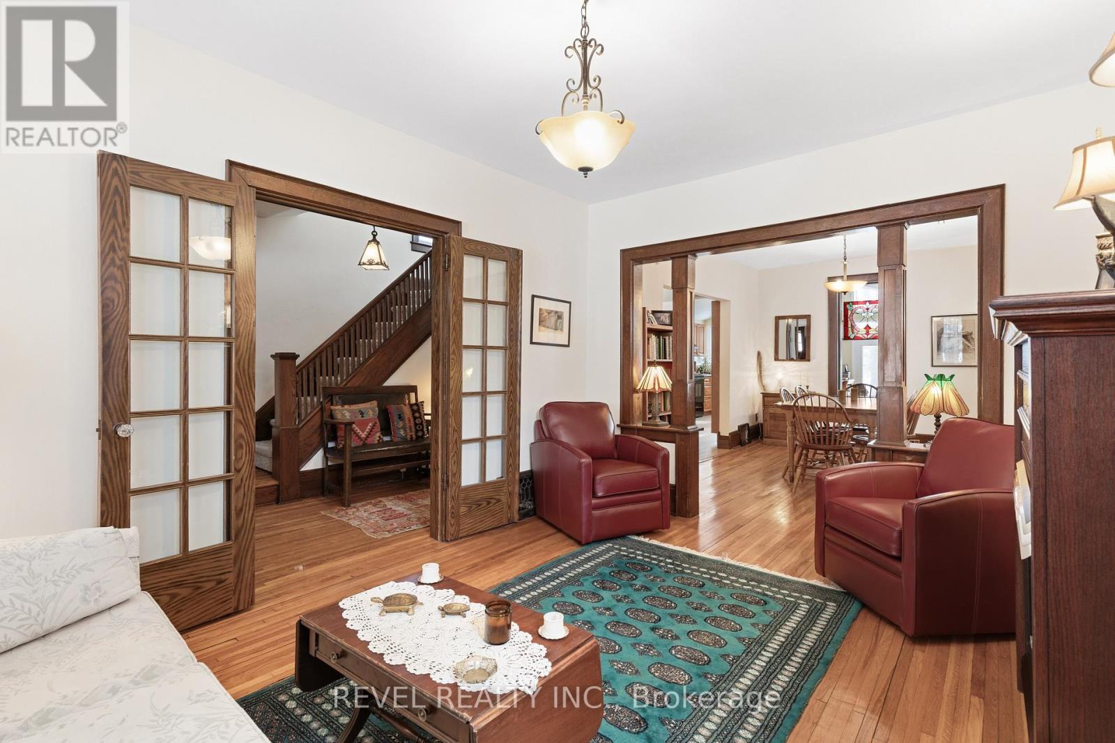 31 Fair Avenue, Kawartha Lakes (Lindsay), ON - Indoor Photo Showing Living Room