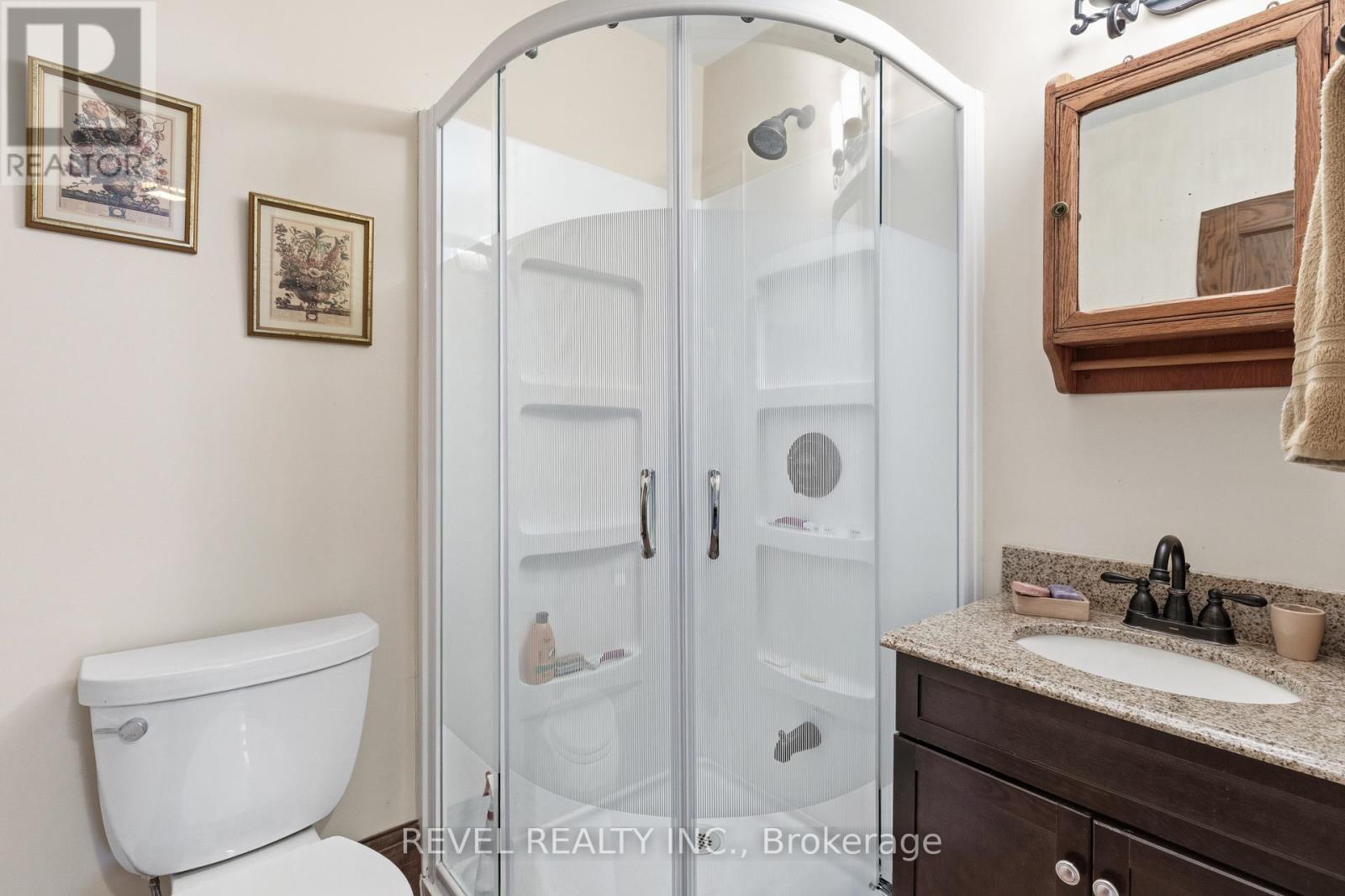 31 Fair Avenue, Kawartha Lakes (Lindsay), ON - Indoor Photo Showing Bathroom