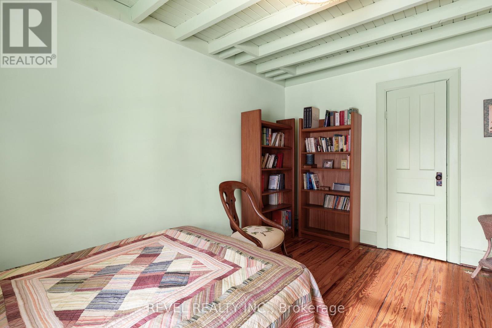 31 Fair Avenue, Kawartha Lakes (Lindsay), ON - Indoor Photo Showing Bedroom
