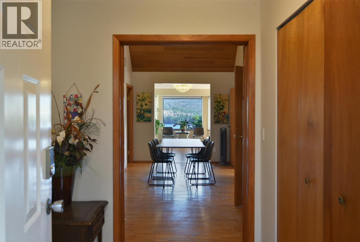 6377 N Gale Avenue, Sechelt, BC