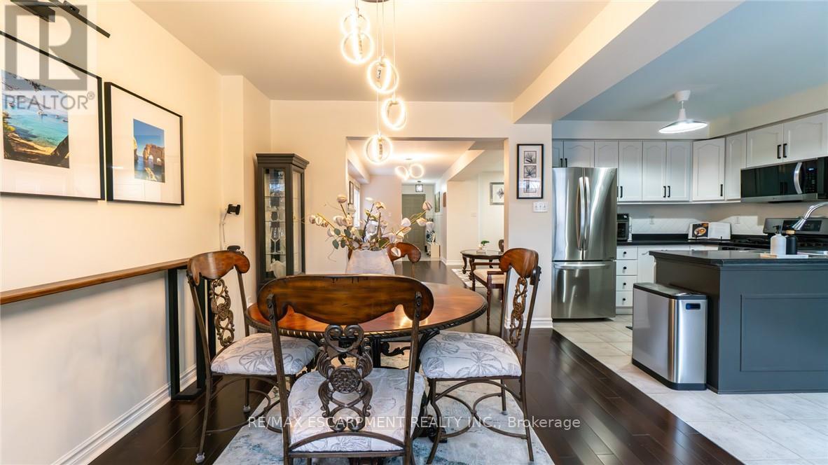 2062 Westmount Drive, Oakville, ON - Indoor