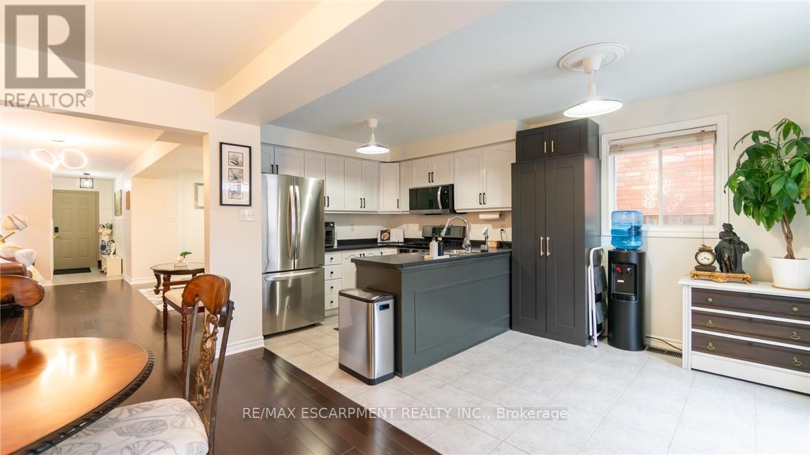 2062 Westmount Drive, Oakville, ON - Indoor Photo Showing Other Room