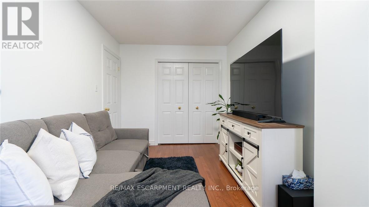 2062 Westmount Drive, Oakville, ON - Indoor