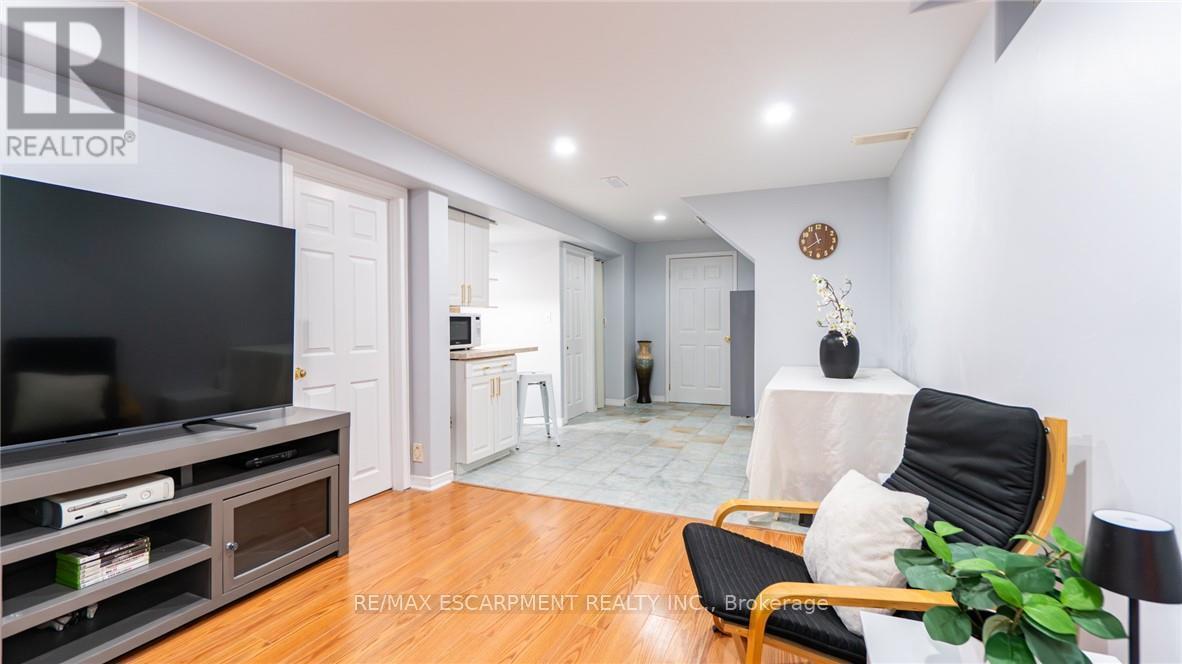 2062 Westmount Drive, Oakville, ON - Indoor