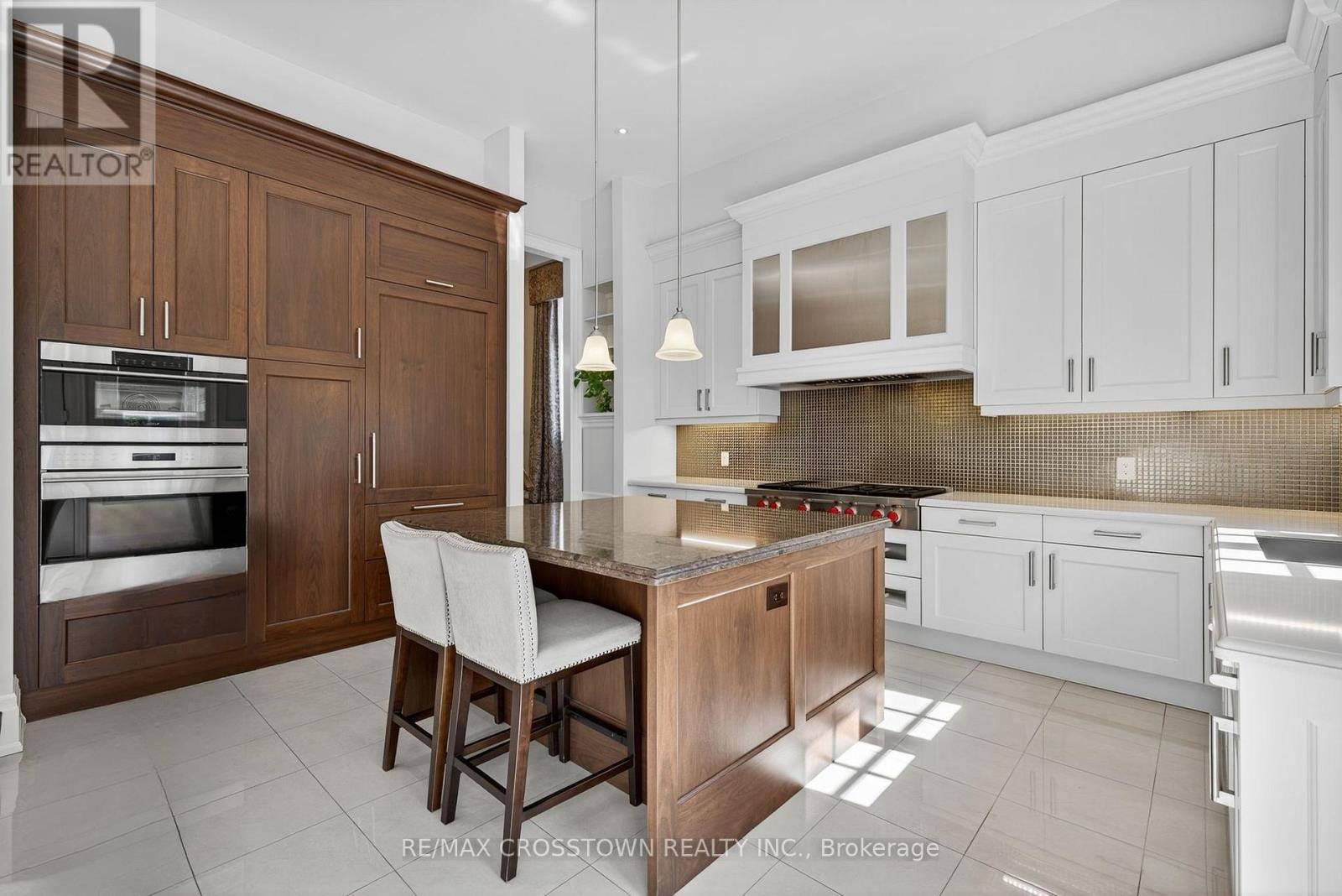 10 Annsleywood Court, Vaughan, ON - Indoor Photo Showing Kitchen