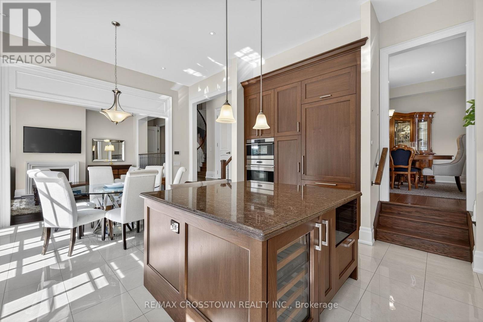 10 Annsleywood Court, Vaughan, ON - Indoor