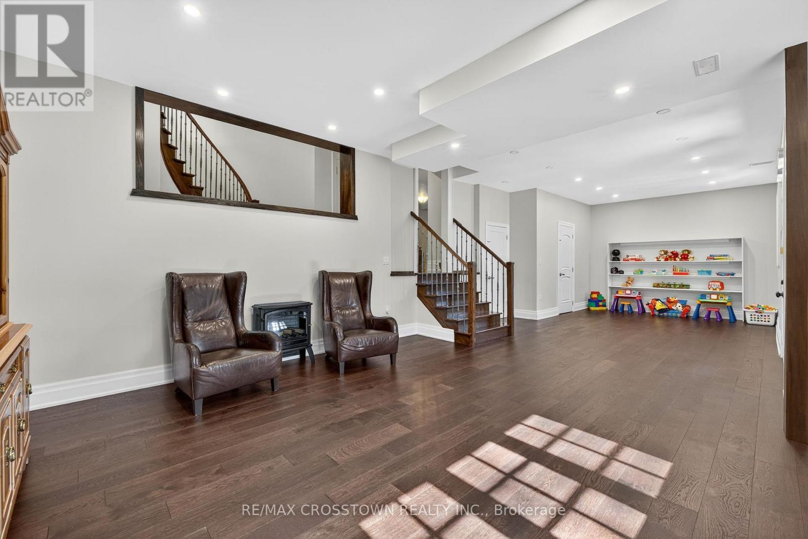 10 Annsleywood Court, Vaughan, ON - Indoor