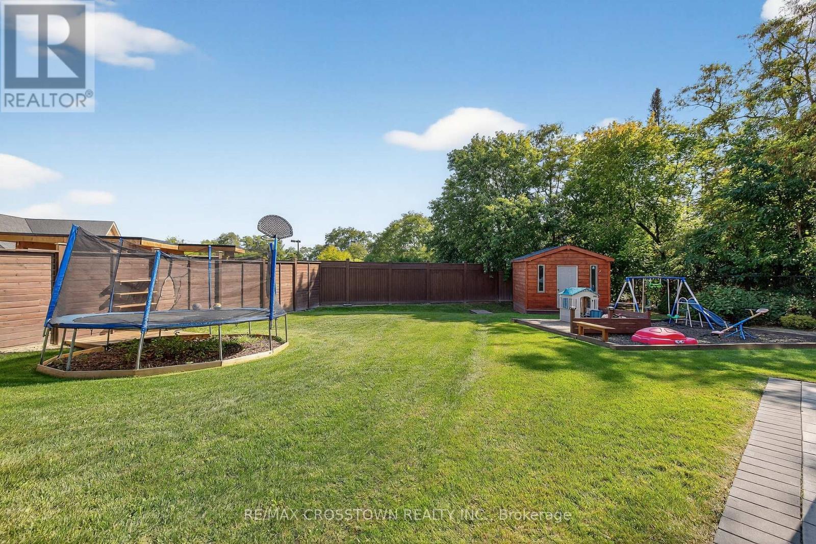 10 Annsleywood Court, Vaughan, ON - Outdoor With Backyard