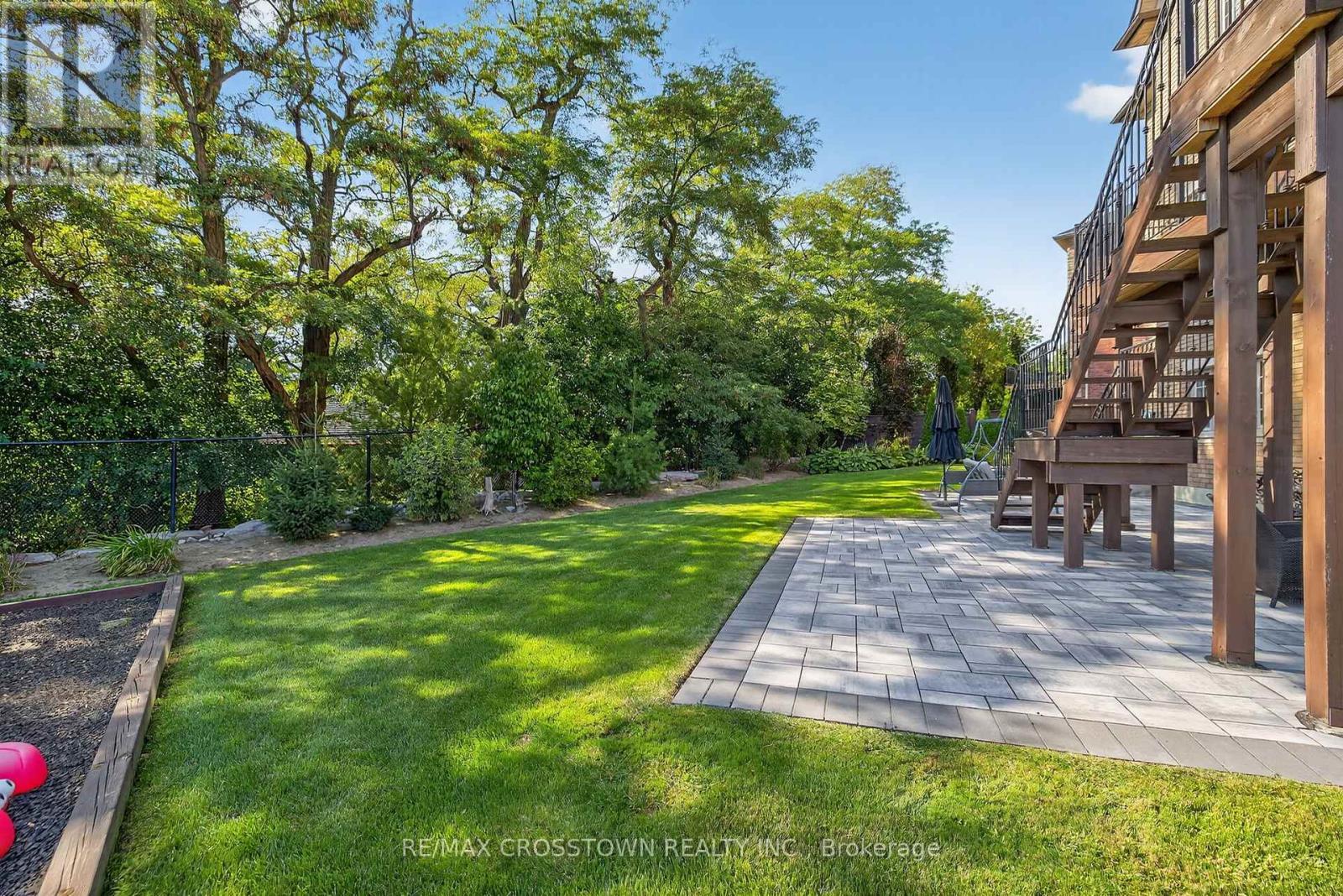 10 Annsleywood Court, Vaughan, ON - Outdoor