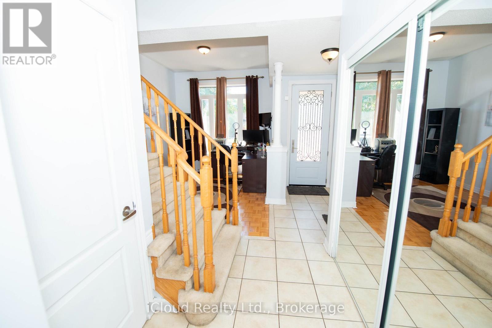 19 Fountainview Way, Brampton, ON - Indoor Photo Showing Other Room