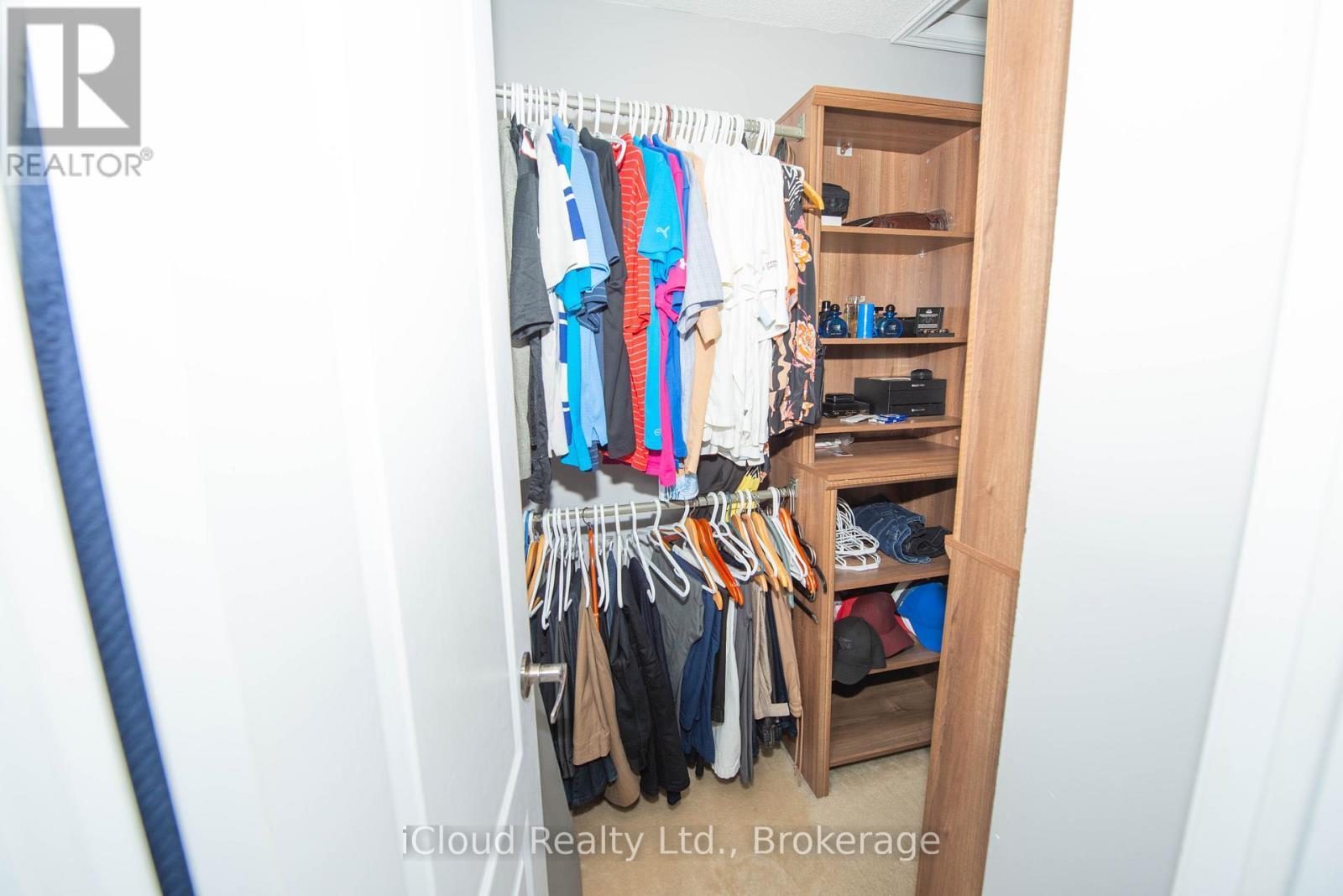 19 Fountainview Way, Brampton, ON - Indoor With Storage