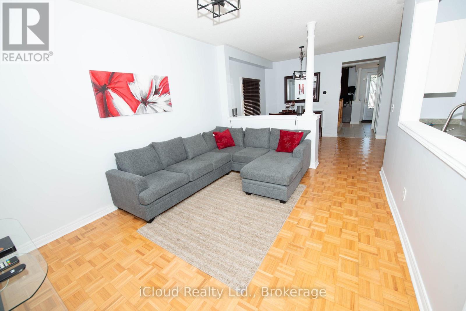 19 Fountainview Way, Brampton, ON - Indoor Photo Showing Living Room