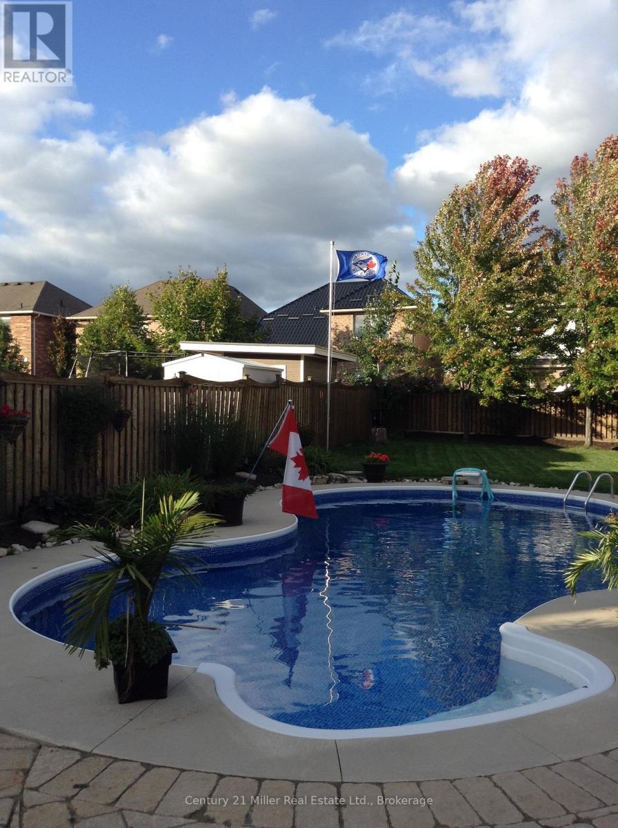 2099 Helmsley Avenue, Oakville (Wm Westmount), ON - Outdoor With In Ground Pool