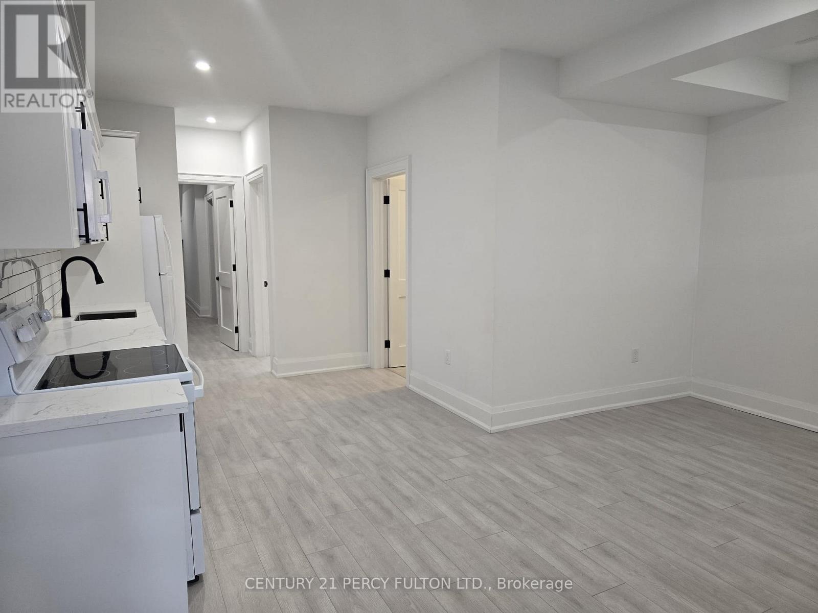 Bsmt - 195 Danforth Road, Toronto, ON - Indoor Photo Showing Laundry Room