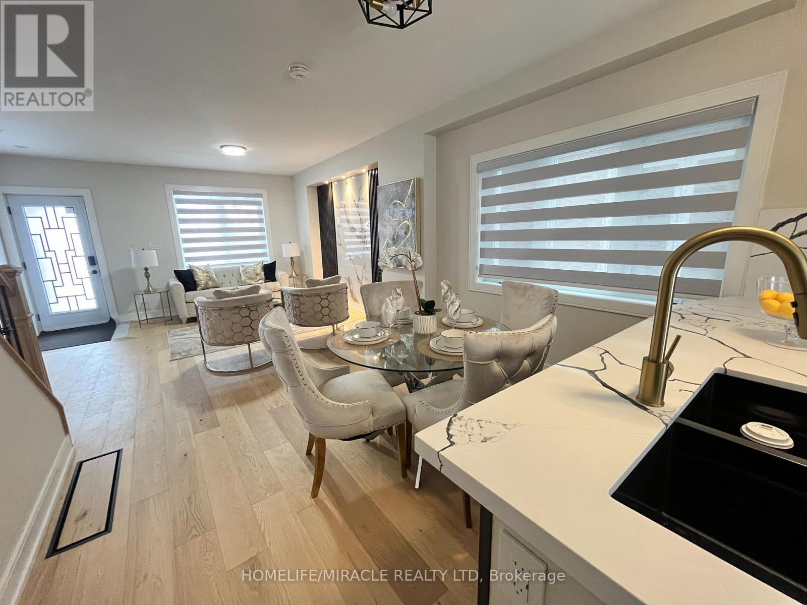 Dinning area main floor - 12 Thyra Avenue, Toronto, ON - Indoor