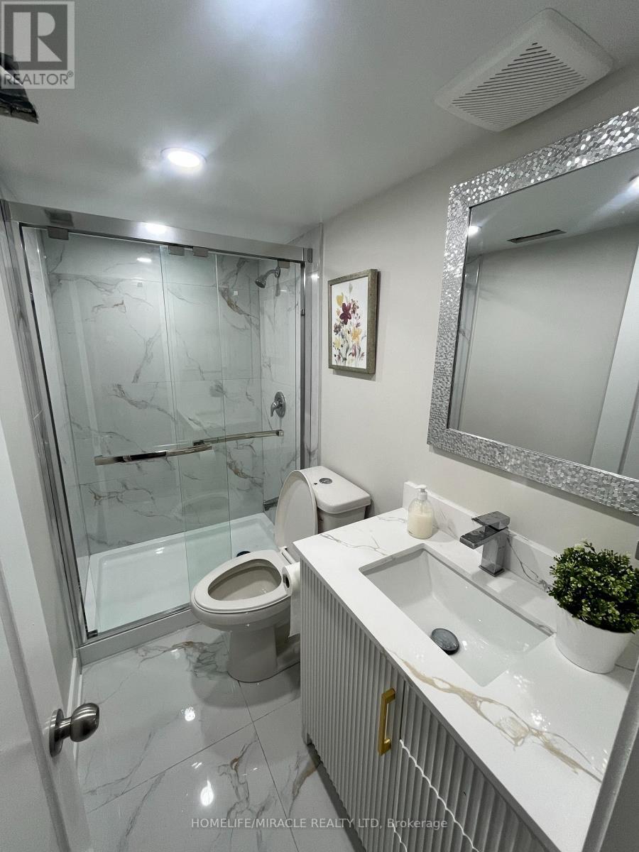 Basement Full Bath - 12 Thyra Avenue, Toronto, ON - Indoor Photo Showing Bathroom