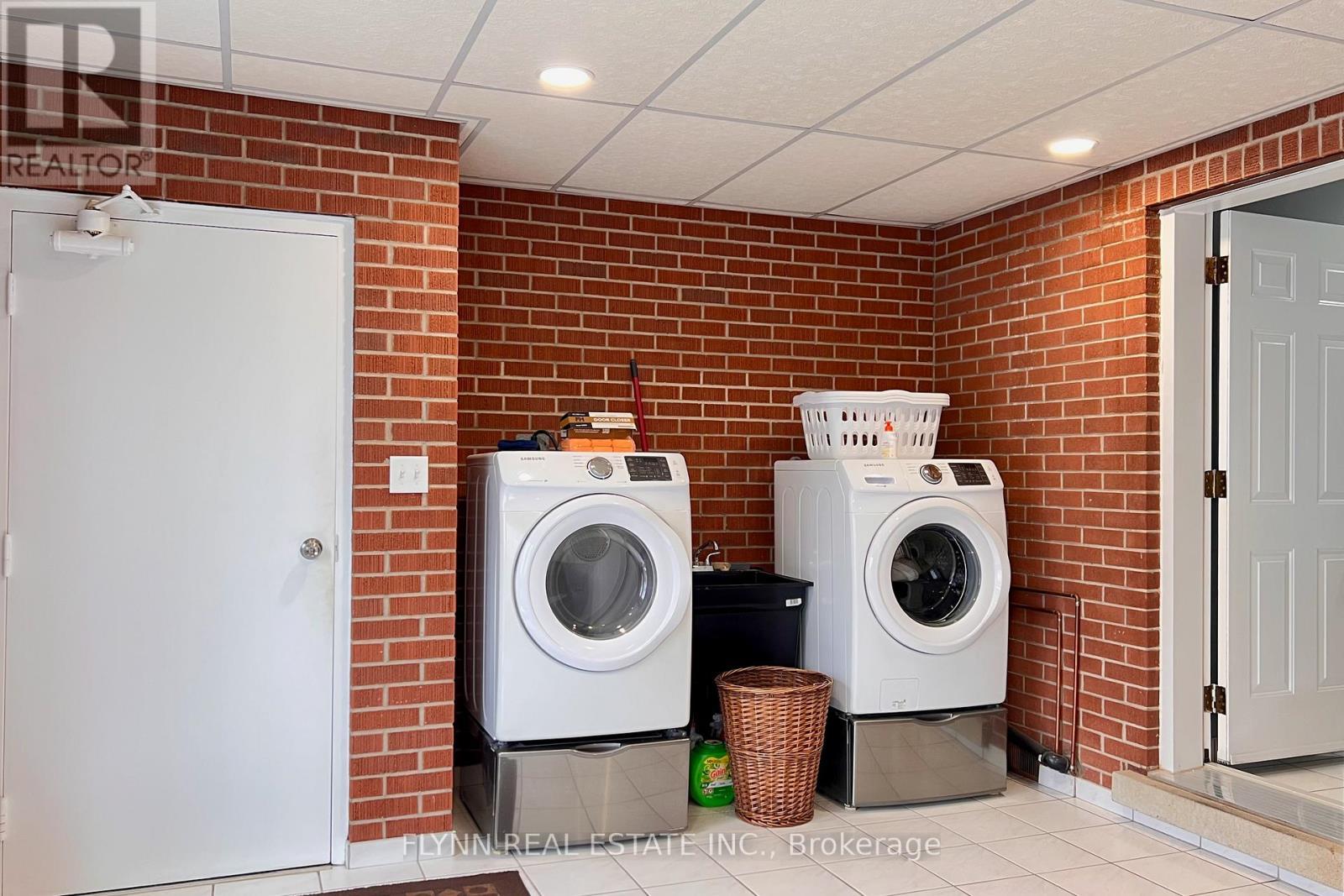 3560 Rapids View Drive, Niagara Falls, ON - Indoor Photo Showing Laundry Room