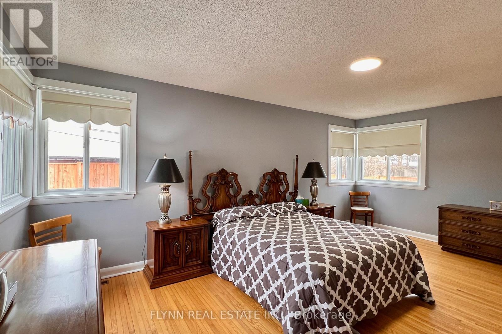 3560 Rapids View Drive, Niagara Falls, ON - Indoor Photo Showing Bedroom