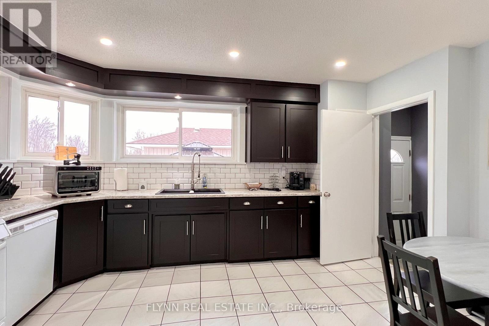 3560 Rapids View Drive, Niagara Falls, ON - Indoor