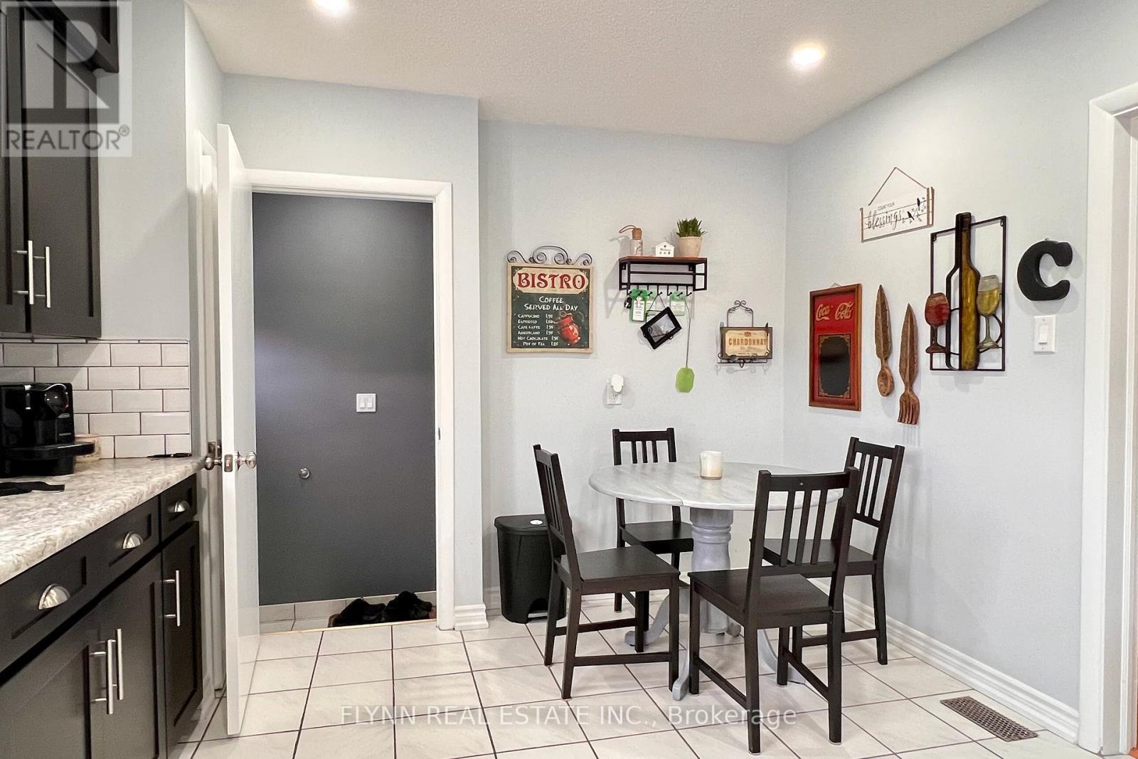 3560 Rapids View Drive, Niagara Falls, ON - Indoor Photo Showing Dining Room