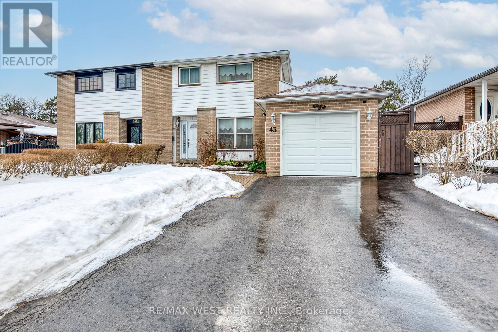 43 Flamingo Crescent, Brampton, ON - Outdoor With Facade