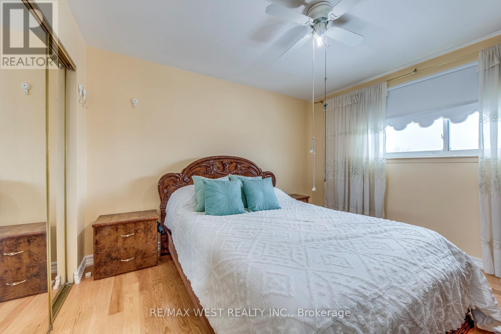 43 Flamingo Crescent, Brampton, ON - Indoor Photo Showing Bedroom