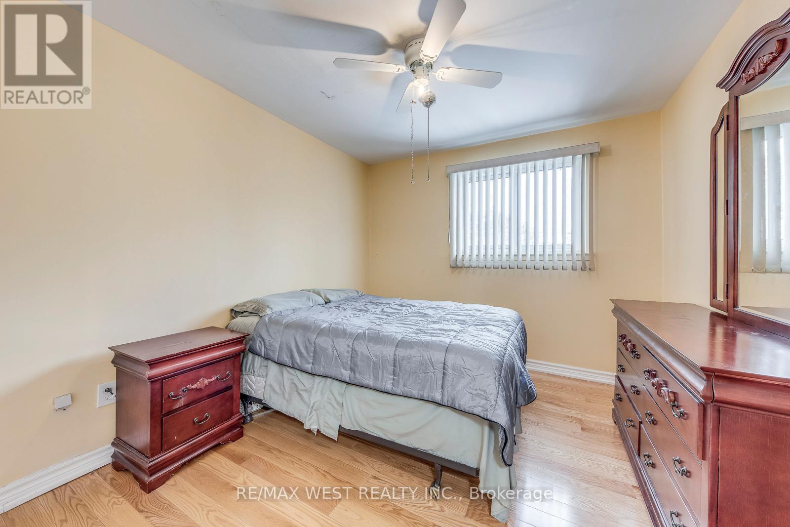 43 Flamingo Crescent, Brampton, ON - Indoor Photo Showing Bedroom