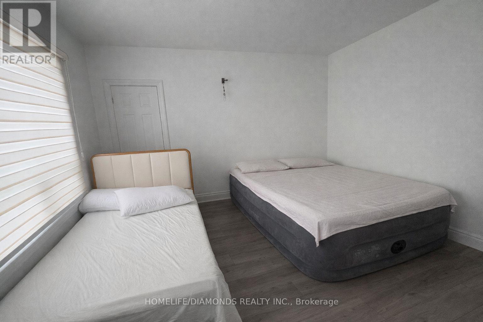 207 Thorold Road, Welland, ON - Indoor Photo Showing Bedroom