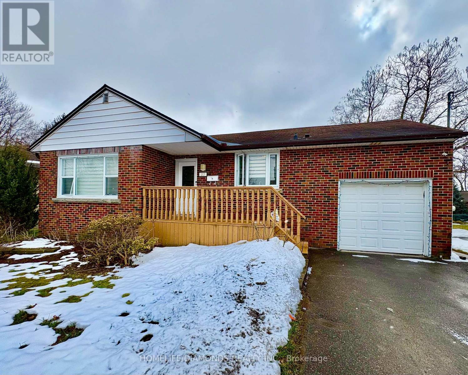 207 Thorold Road, Welland, ON - Outdoor With Deck Patio Veranda