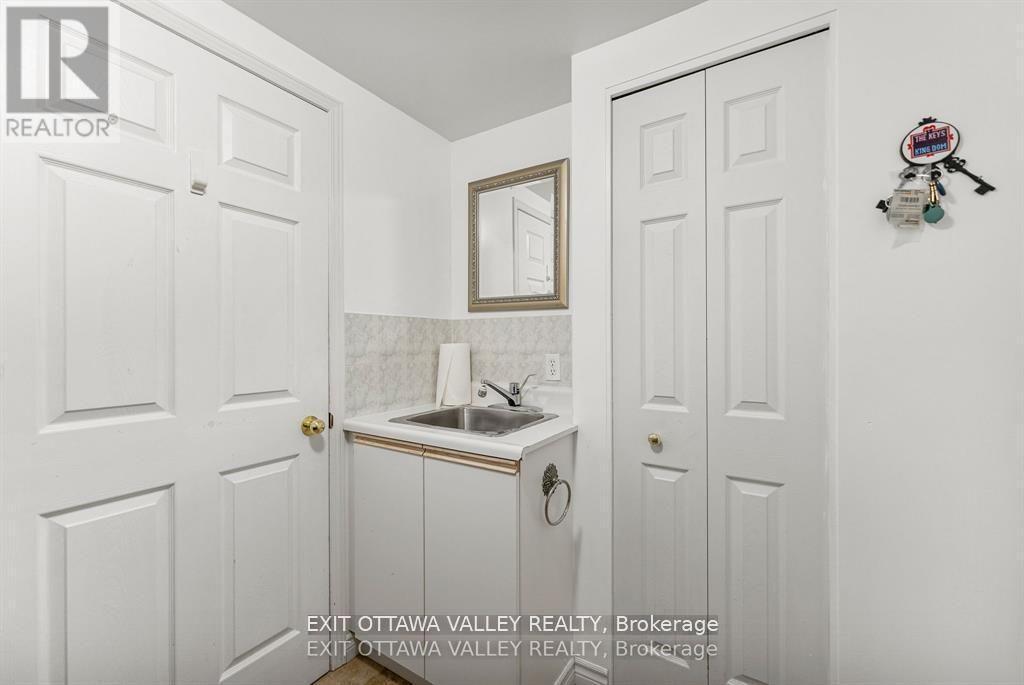 127 Owens Street, Pembroke, ON - Indoor Photo Showing Other Room