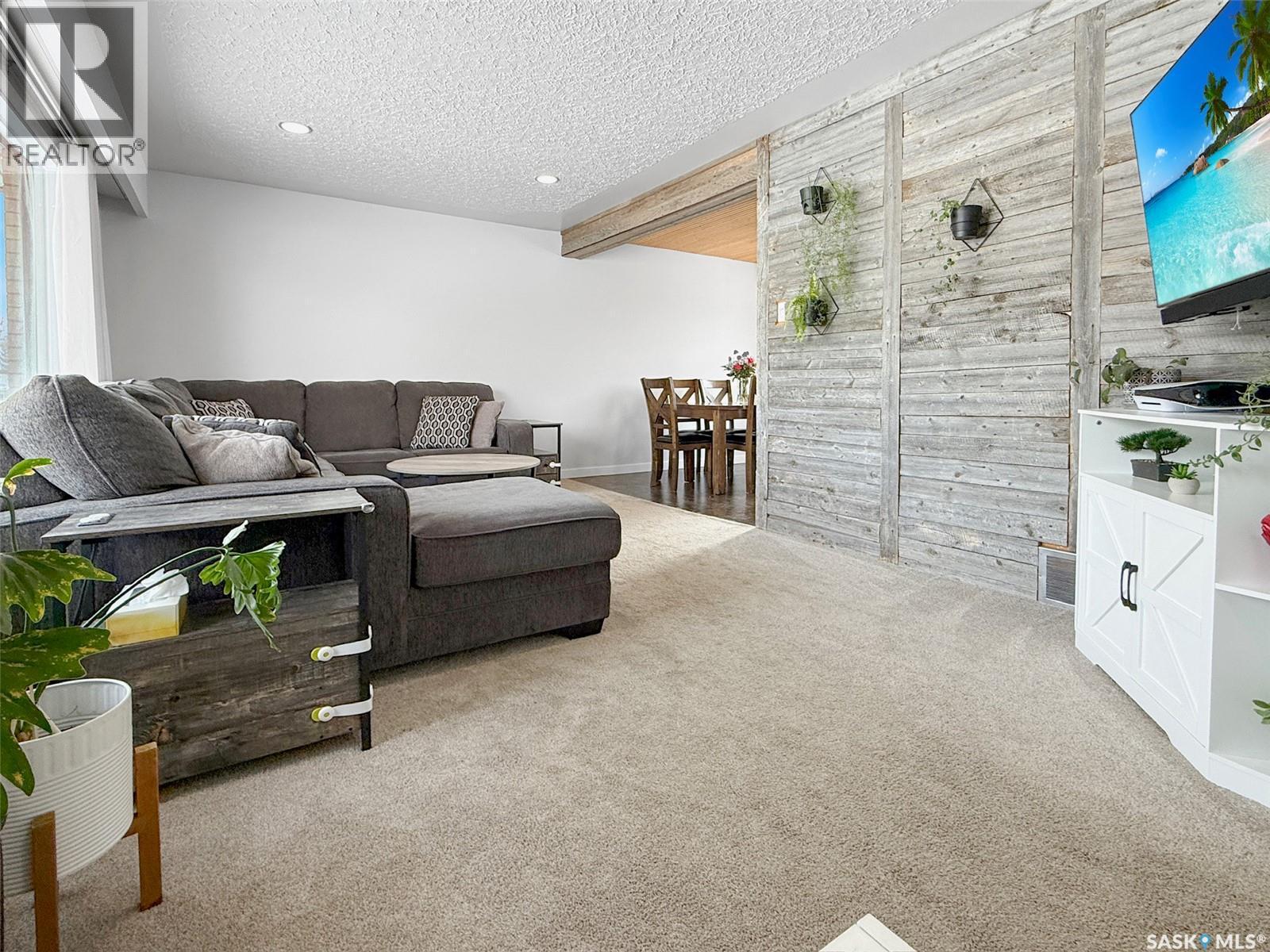 426 15Th Avenue Ne, Swift Current, SK - Indoor