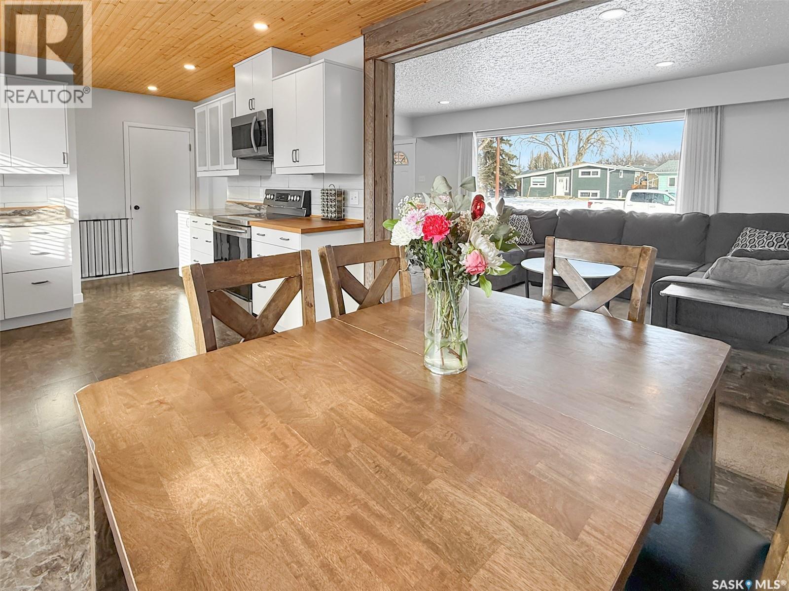 426 15Th Avenue Ne, Swift Current, SK - Indoor