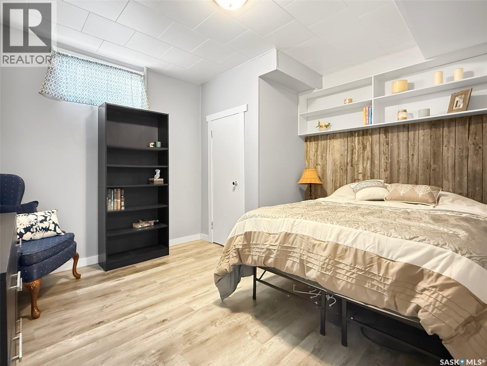 426 15Th Avenue Ne, Swift Current, SK - Indoor Photo Showing Bedroom