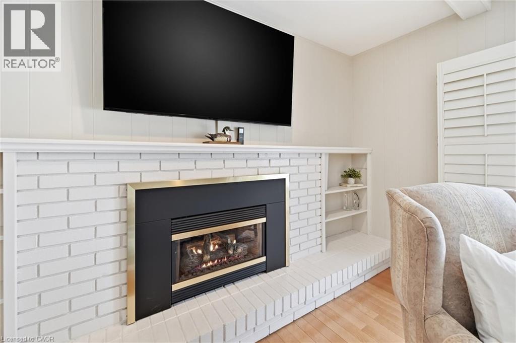 311 Glen Afton Drive, Burlington, ON - Indoor Photo Showing Living Room With Fireplace