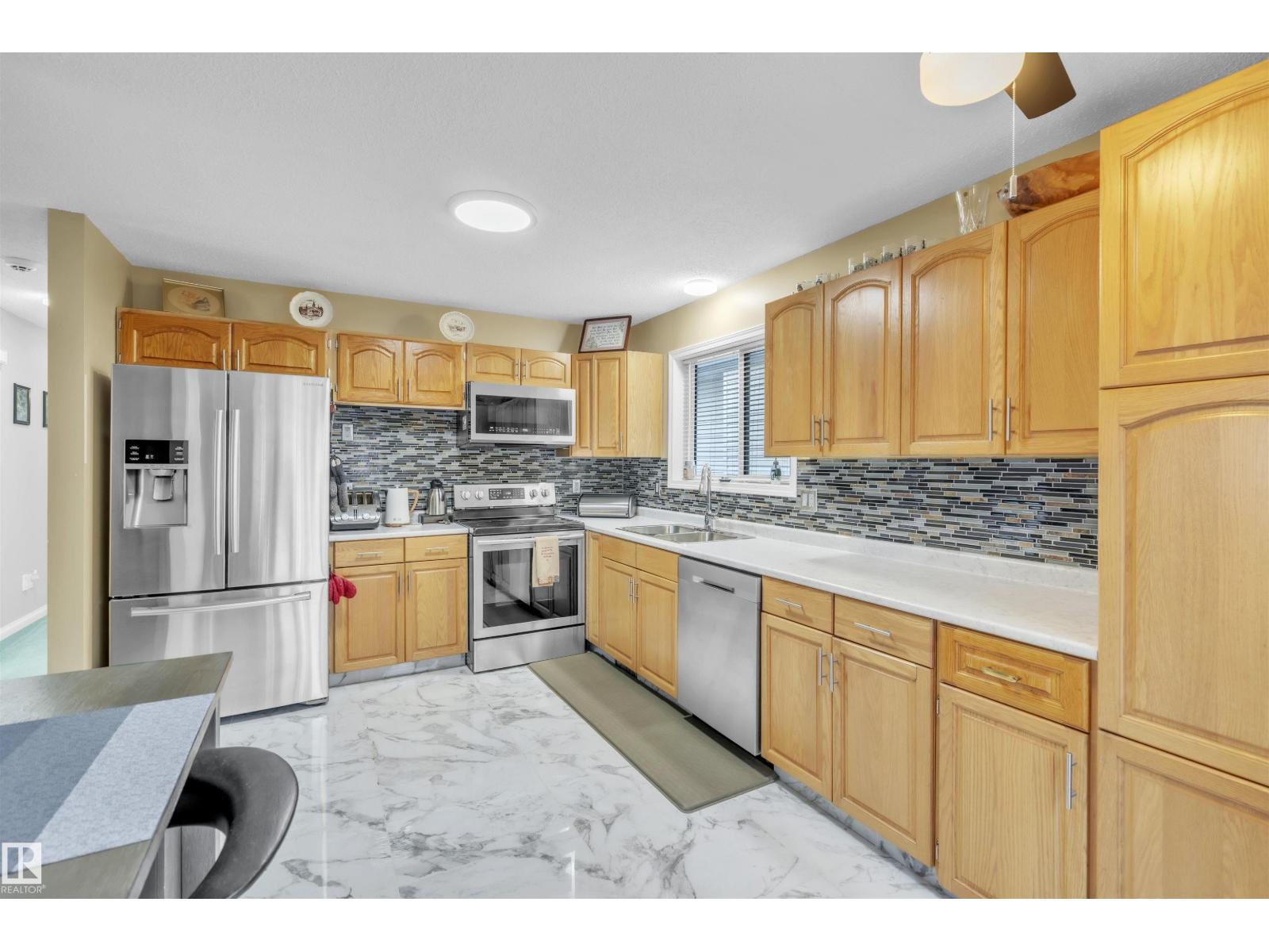 4502 49 Av, Cold Lake, AB - Indoor Photo Showing Kitchen With Stainless Steel Kitchen
