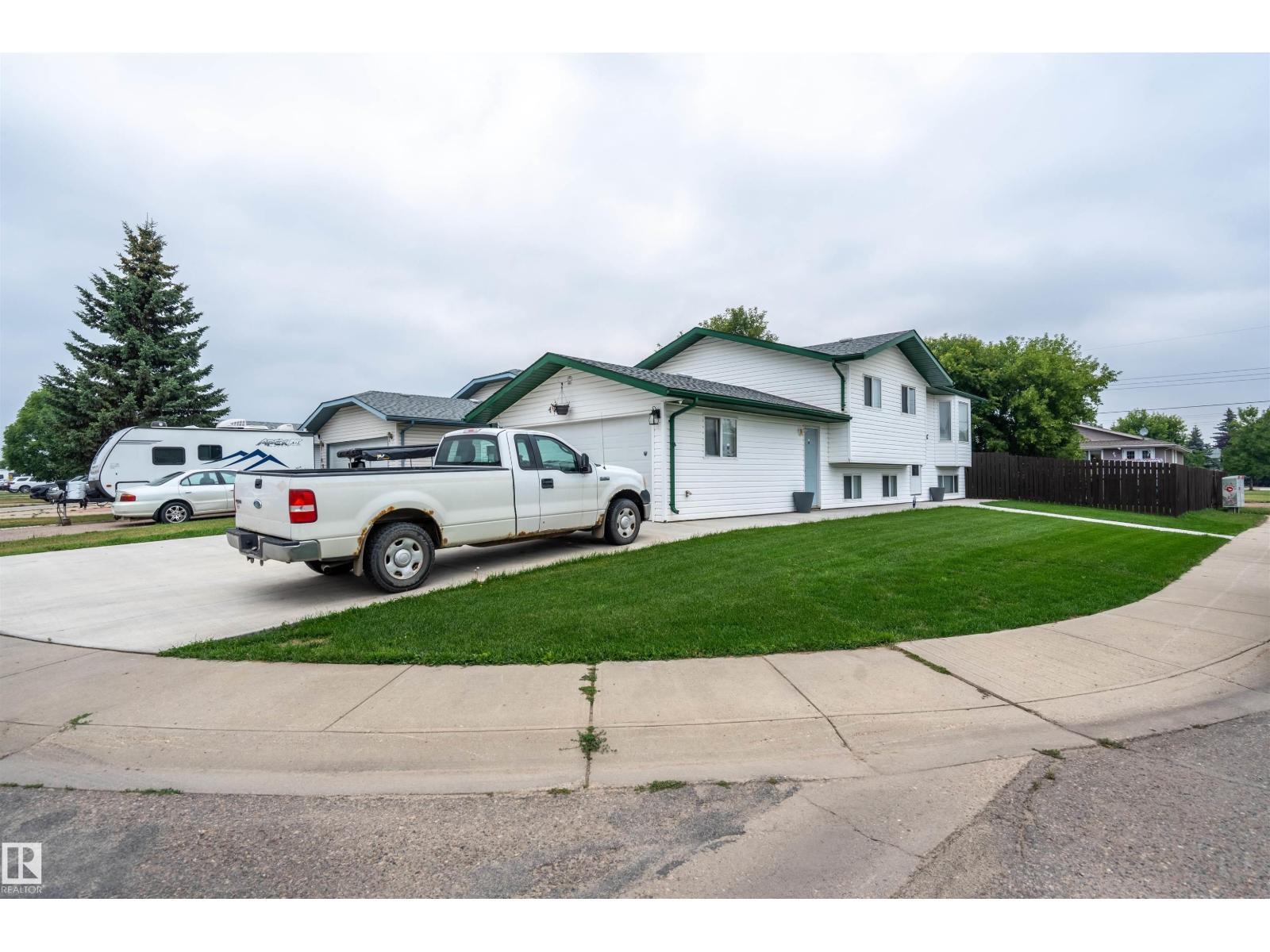 4502 49 Av, Cold Lake, AB - Outdoor
