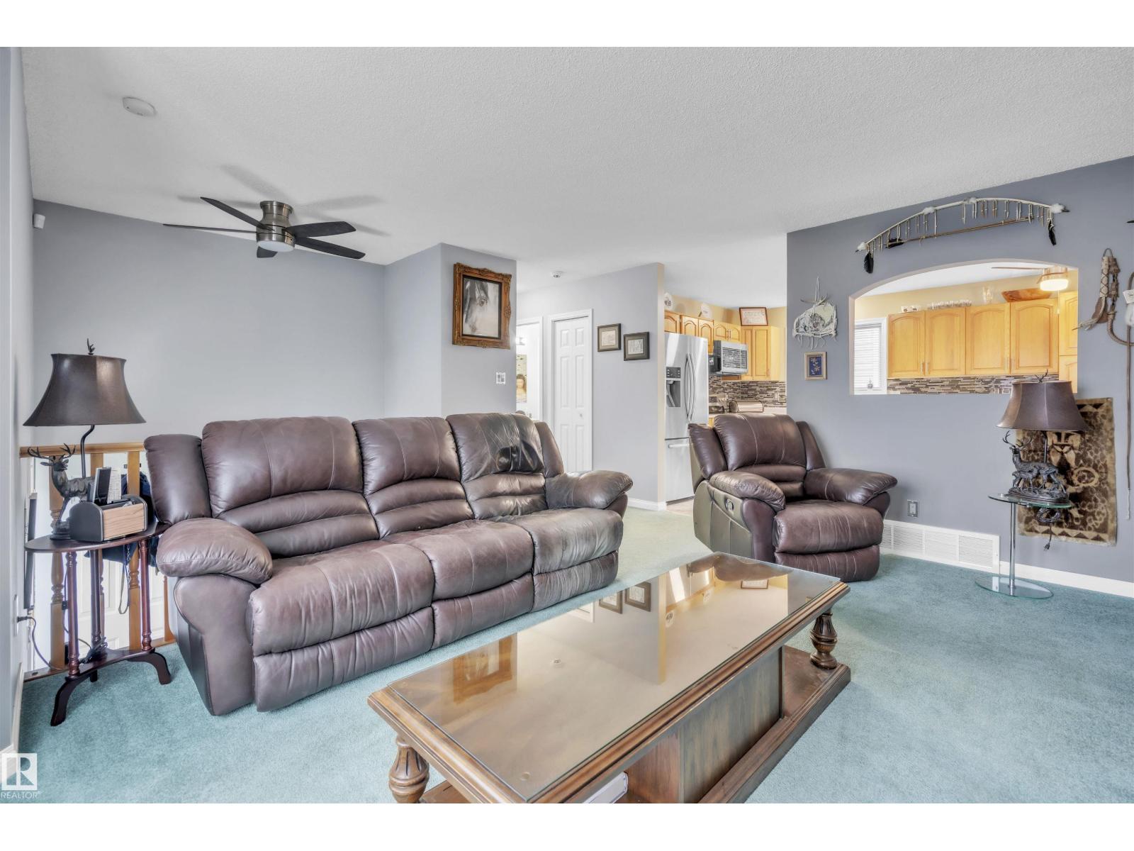 4502 49 Av, Cold Lake, AB - Indoor Photo Showing Living Room